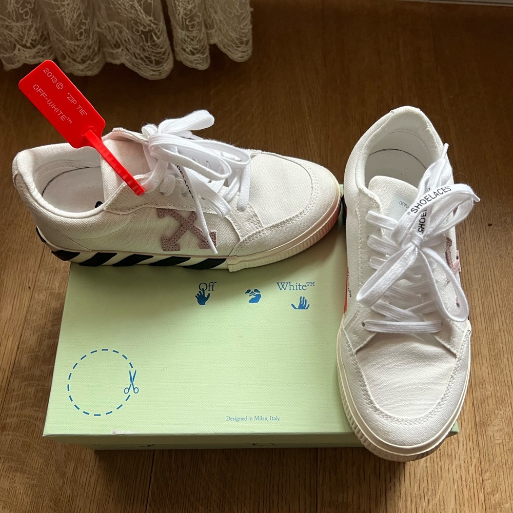 Off-White Sneakers